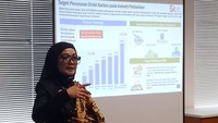 Kegiatan ini mengangkat tema Akselerasi Praktik Keuangan Berkelanjutan di Indonesia yang membahas tren pembiayaan berkelanjutan, baik di Indonesia maupun di kawasan regional, dan kebijakan OJK dalam implementasi keuangan berkelanjutan untuk membantu mencapai target Net Zero Emission pada 2060, hingga Taksonomi Berkelanjutan Indonesia.