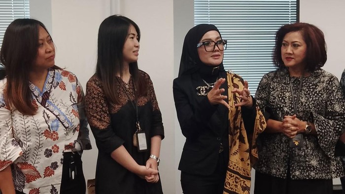Inisiatif Keuangan Berkelanjutan Maybank Indonesia secara konsisten terus mendukung inisiatif keuangan berkelanjutan sebagai bagian dari implementasi Strategi Maybank Group M25+, untuk menjadi perusahaan terdepan di bidang Lingkungan, Sosial dan Tata Kelola (LST) di kawasan ASEAN.