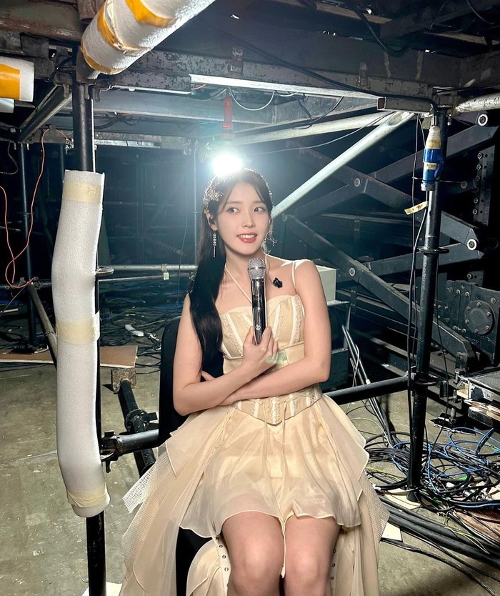 IU