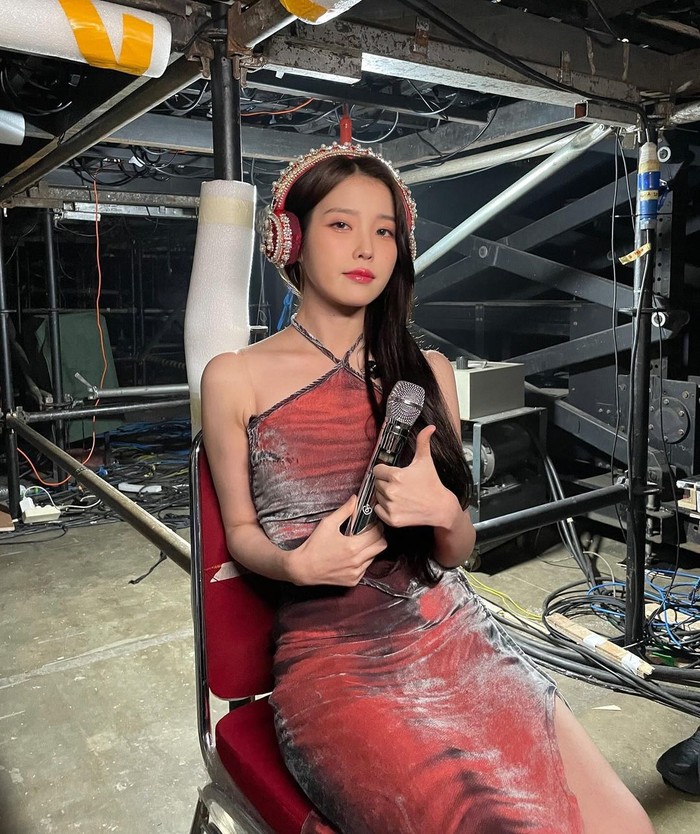 IU