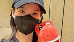 IU Kasih Foto Backstage Konser Spesial Buat UAENA Naga IU Kasih Foto Backstage Konser Spesial Buat UAENA Naga