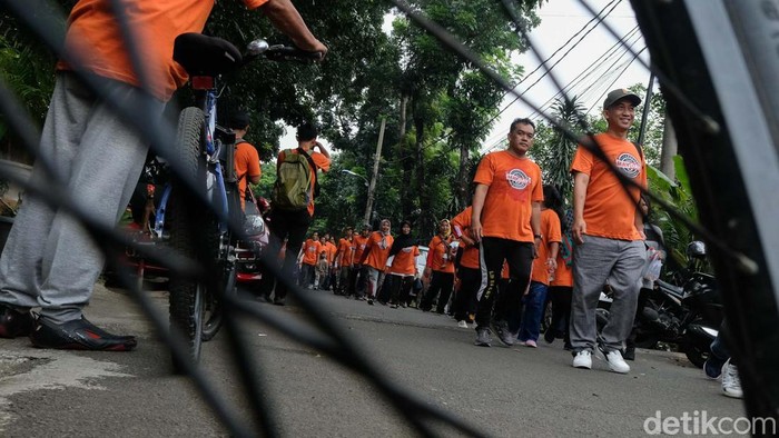 Jalan Santai-Donor Darah Semarakkan May Day di Jaktim