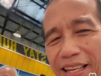 Momen Jokowi Kepedasan Makan Mie Gacoan di Mataram