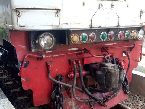 Kondisi KA Argo Wilis yang rusak setelah tertabrak sedan di Klaten, Rabu (1/5/2024).