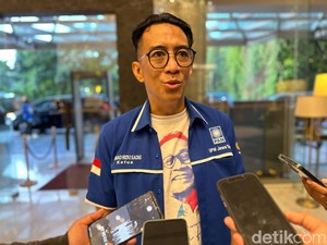 Tiba-tiba Di-WA Kharisma, Ketua PAN Jatim: Janur Kuning Belum Melengkung