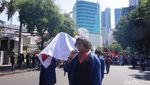 Aksi Teatrikal Warnai Peringatan May Day di Surabaya