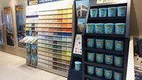 Tak hanya itu, Jotun flagship store juga dipenuhi inspirasi yang memungkinkan pelanggan untuk dapat merasakan keindahan dari kombinasi warna dalam koleksi Jotun. Pengalaman berbelanja semakin istimewa karena pelanggan dapat dengan nyaman berkonsultasi dengan konsultan yang ramah dan siap membantu, di lingkungan toko yang mengusung konsep Scandinavian.