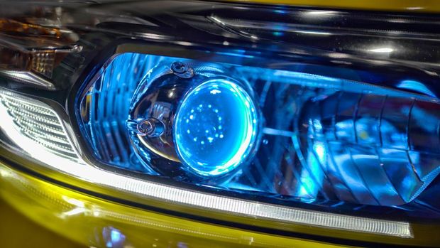 Modifikasi lampu mobil
