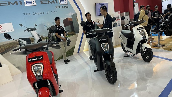 Motor listrik Honda EM1 e: mejeng di PEVS 2024