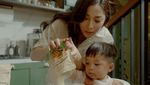 Ini Keseruan Nikita Willy dan Baby Issa Saat Masak dan Kulineran