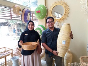 Kisah Fera Tekuni Kerajinan Rotan, Raup Cuan hingga Berbagi Pengetahuan
