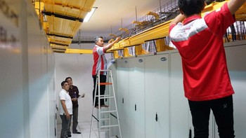 GM Witel Telkom Jakarta Pusat Bambang Sunaryadi, turun langsung mengawal Upgrade Integrasi BTS 4G ke 5G di beberapa site bersama team teknisi BGES Operation Telkom Jakarta Pusat.  