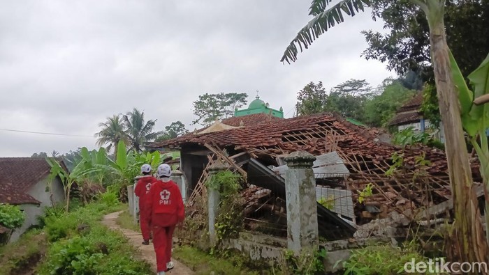 Pergerakan Tanah di Desa Jatisari Kecamatan Bojongpicung