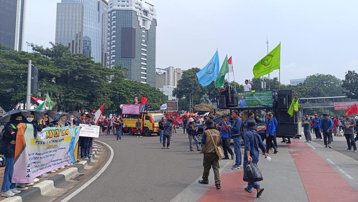 Pemberitahuan: Peringatan Hari Buruh di Bundaran HI, Lalu Lintas Menuju Istana Dibatasi