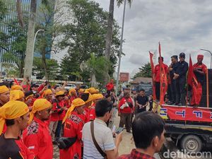 Ratusan Buruh di Sumsel Gelar Aksi Damai, Tuntut Omnibus Law Dicabut