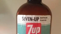 Ada juga minuman 7-UP yang dipercaya bisa mengobati hangover di tahun 1929 dengan racikn lemon soda mereka. Foto: Site News