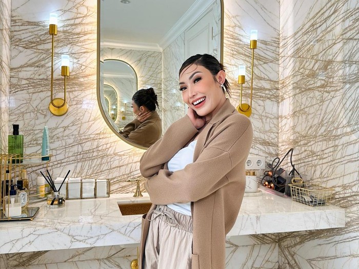 ayu dewi
