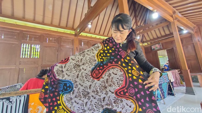 Suasana di rumah Produksi Batik Farras, Sembungan, Gulurejo, Lendah, Kulon Progo, Kamis (2/5/2024).