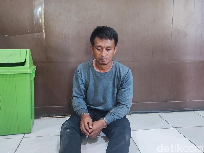 Pria di Palembang bernama Bawahi (34) menjadi bulan-bulanan warga. Sebab, ia terciduk mencabuli bocah 11 tahun.