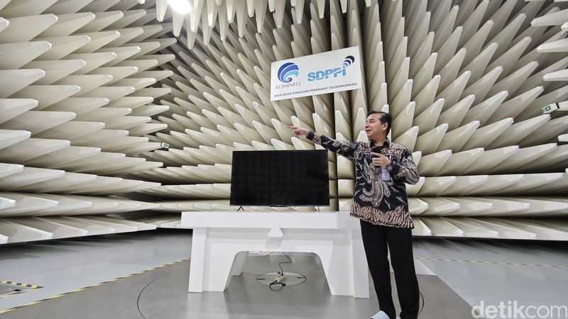 Balai Besar Pengujian Perangkat Telekomunikasi (BBPPT) milik Kementerian Komunikasi dan Informatika (Kominfo) sudah beroperasi yang letaknya ada di Tapos, Depok, Jawa Barat.