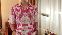 Menginap di hotel, Cakra Khan juga disuguhkan dengan aneka buah-buahan. Ada buah naga, anggur, hingga pir. Foto: Instagram @cakrakhan