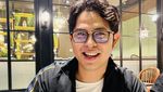 Serunya Cakra Khan saat Jajan Jasuke dan Es Krim di Pinggir Jalan