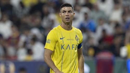ABU DHABI, UNITED ARAB EMIRATES - APRIL 08: Cristiano Ronaldo of Al Nasr looks on during the Saudi Super Cup between Al Hilal and Al Nassr at Mohammed Bin Zayed Stadium on April 08, 2024 in Abu Dhabi, United Arab Emirates. (Photo by Neville Hopwood/Getty Images)