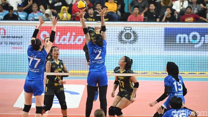 Duel Jakarta Pertamina Enduro melawan Jakarta Electric PLN di pekan kedua Proliga 2024 di Gor Jatidiri, Semarang, Kamis (2/5/2024).