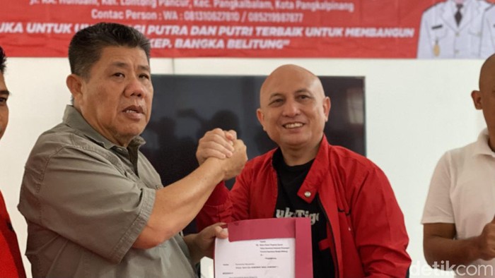 Eks Wakil Gubernur Bangka Belitung (Babel) Hidayat Arsani melamar menjadi bakal calon gubernur ke DPD PDI Perjuangan.
