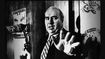 Foto terakhir Budd Dwyer sesaat sebelum bunuh diri saat sedang konferensi pers pada tahun 1986 dengan menembak dirinya sendiri. Saat itu, dia terlibat banyak kasus termasuk penyuapan. Foto: History Defined