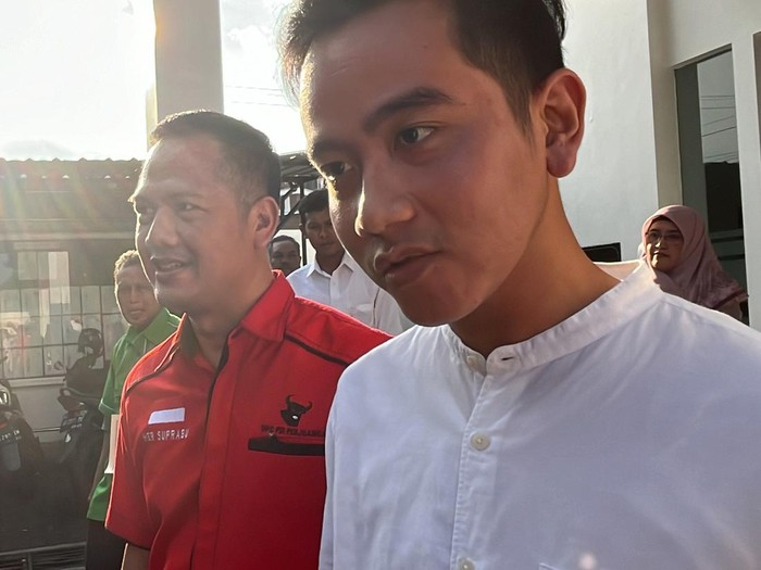 Gibran Rakabuming Raka di kantor KPU Solo, Kamis (2/5/2024).