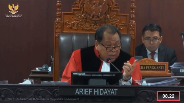 Hakim MK Tegur Peserta yang Tak Matikan HP Saat Sidang Sengketa Pileg