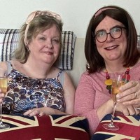 Marie berbicara tentang masa lalu dan kemudian saya berpikir, Baiklah, saya juga akan mengemukakan masalah saya. Jadi saya mengatakan kepadanya bahwa saya telah melakukan cross-dressing sepanjang hidup saya, itulah bahasa yang saya gunakan pada saat itu,” ungkap Joanne, seperti dikutip dari The Sun.  Foto: Dok. Instagram