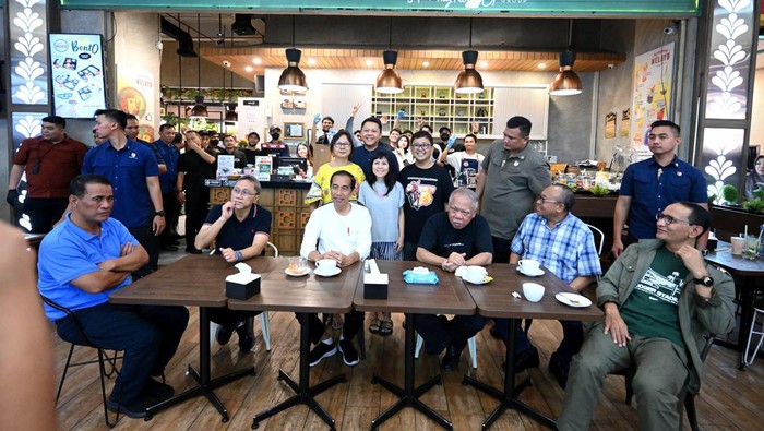 Presiden Jokowi dan Para Pemimpin Politik Bersosialisasi di NTB, Warga Bersemangat Berinteraksi