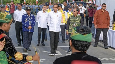 Jokowi Resmikan Perbaikan Jalan Senilai Rp 211 Miliar di NTB