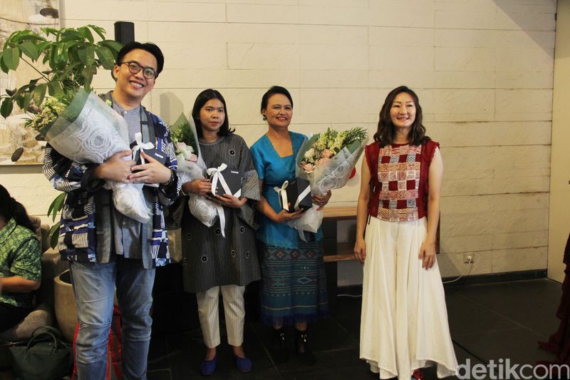 Koleksi Adrie Basuki di Forme Kebayoran Baru