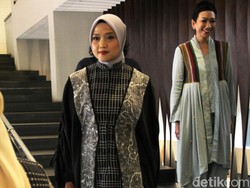 Foto: Saat Para Penyitas Kanker Jadi Model Catwalk Koleksi Adrie Basuki