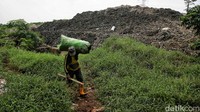 Sekda Kota Depok, Supian Suri mengatakan akan menambah alat berat untuk mengoptimalkan pengerukan sampah. Kemudian, lanjut dia, penanganan permanen sedang dilakukan kajian oleh Badan Perencanaan Pembangunan Daerah (Bappeda).  