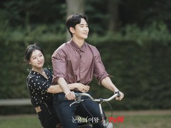 10 Foto Kim Soo Hyun & Kim Ji Won Bulan Madu di Jerman, Bikin Fans QOT Gamon