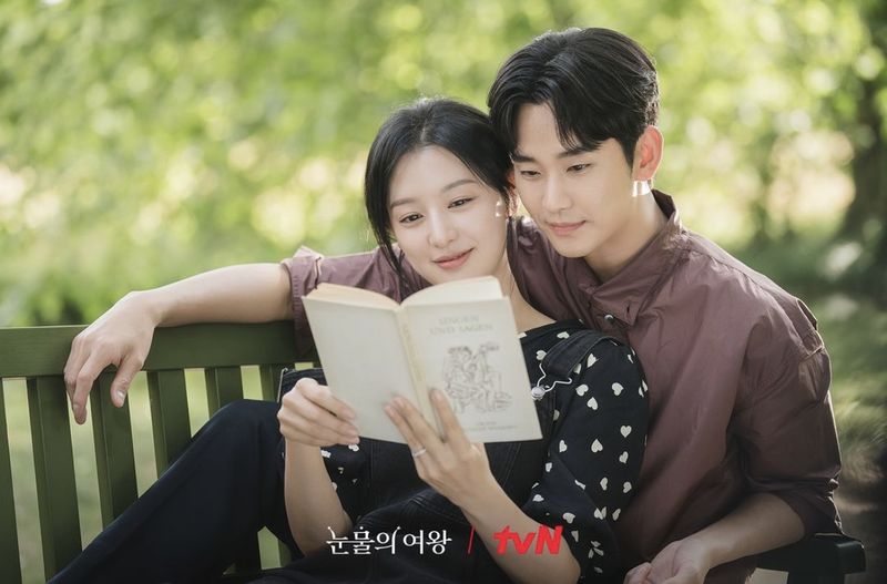 Momen Kim Soo Hyun dan Kim Ji Won bulan madu di drama Korea Queen of Tears Momen Kim Soo Hyun dan Kim Ji Won bulan madu di drama Korea Queen of Tears
