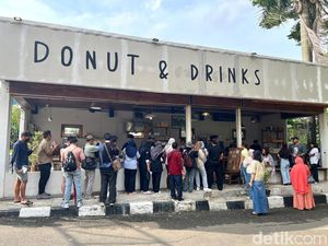 Pengalaman Antre 1,5 Jam Demi Cicip Donat Labu Viral di Blok M