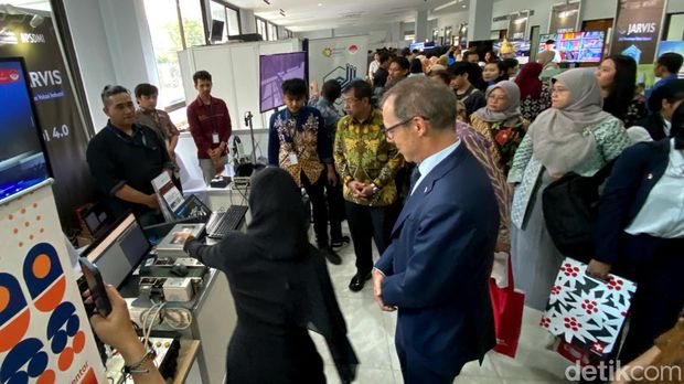 Pameran Jalur Penerimaan Vokasi Industri (Jarvis) di Politeknik Teknologi Tekstil Bandung, Jalan Jakarta, Kamis (2/5/2024).