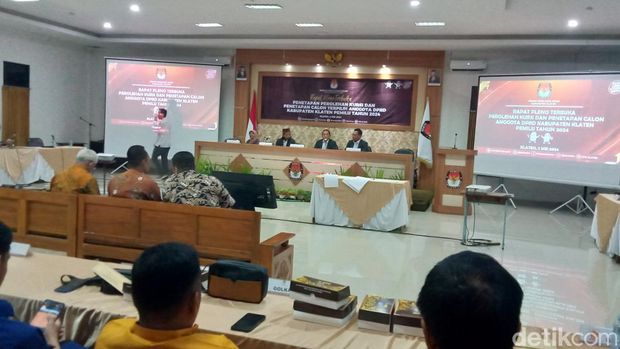 Rapat pleno terbuka penetapan calon anggota DPRD Klaten di KPU, Kamis (2/5/2024).