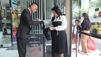 Golden Heart merupakan program tahunan yang diberikan oleh Lippo Mall Puri sebagai apresiasi kepada karyawan sekaligus memotivasi karyawan untuk memiliki etos kerja tinggi dengan kejujuran sebagai modal utama dalam memberikan pelayanan kepada setiap pengunjung Lippo Mall Puri. 