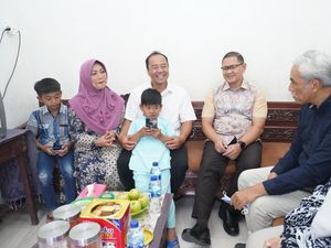 Pj Wali Kota Batu Sambangi Para Guru di Momen Hardiknas