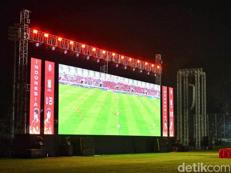 Potret Nobar Timnas Indonesia U-23 di Stadion Gelora 10 November