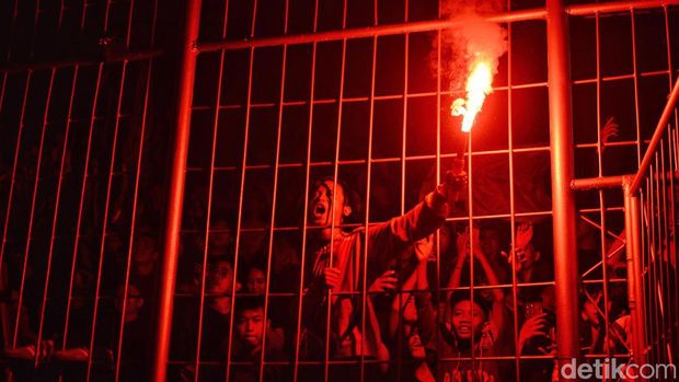 Potret nobar Piala Asia U-23 Indonesia vs Irak di Stadion Gelora 10 November, Surabaya