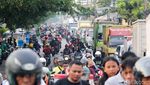 Potret Semrawutnya Perlintasan KA di Poris Tangerang