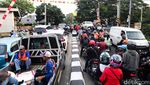 Potret Semrawutnya Perlintasan KA di Poris Tangerang