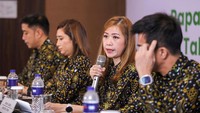 Renny Lauren mengatakan bahwa manajemen telah mendapat persetujuan dari dewan komisaris untuk membagikan dividen sebesar Rp 23 miliar atau Rp 23 per lembar saham.  